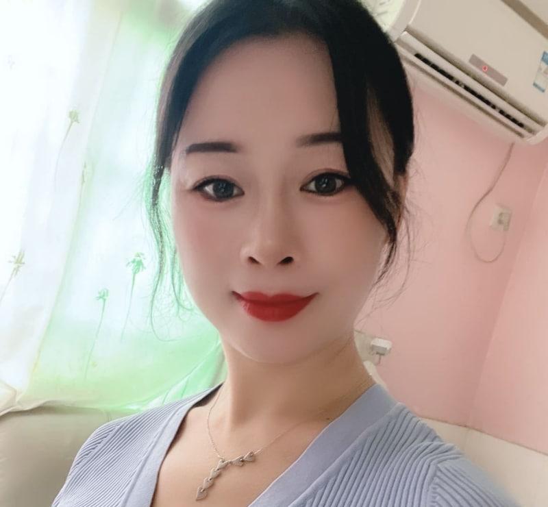 中项洛溪少妇制服口爆