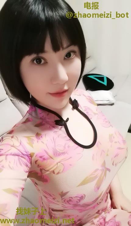 虹悦城美女恬恬