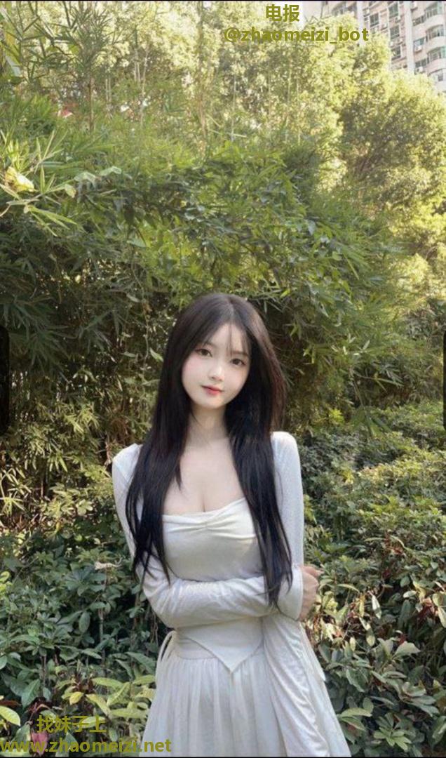 粉嫩多汁白虎美少女