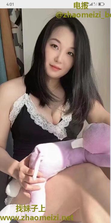 高挑身材美少妇