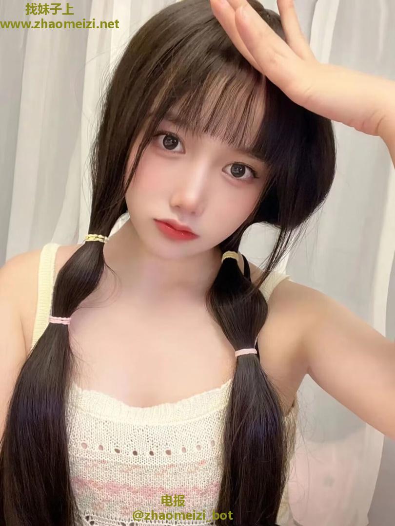 良家感觉的甜美小妹