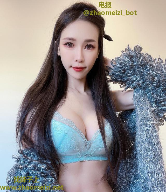 美艳大胸小少妇