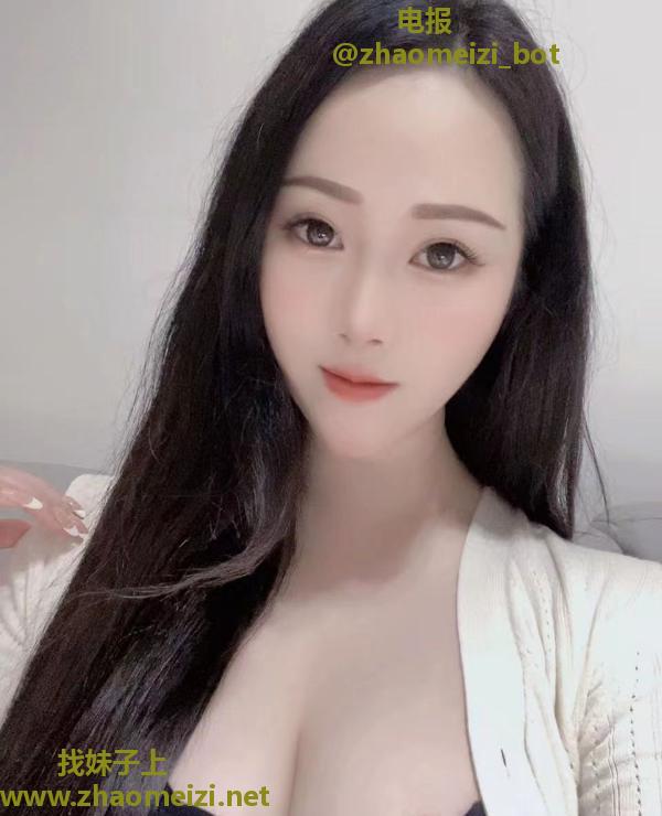 巨无霸的大咪咪 妃儿