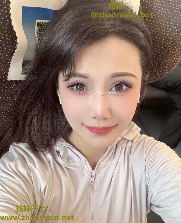 活泼型小美女