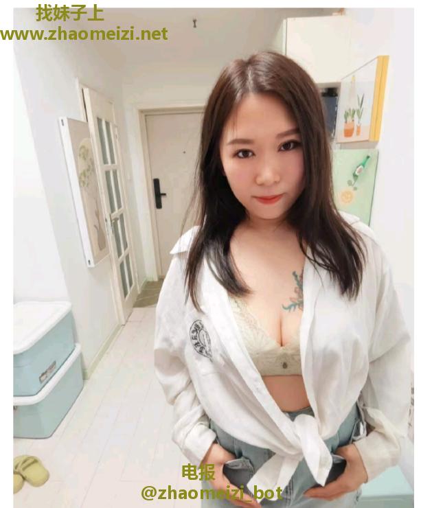 沈阳站大胸美女