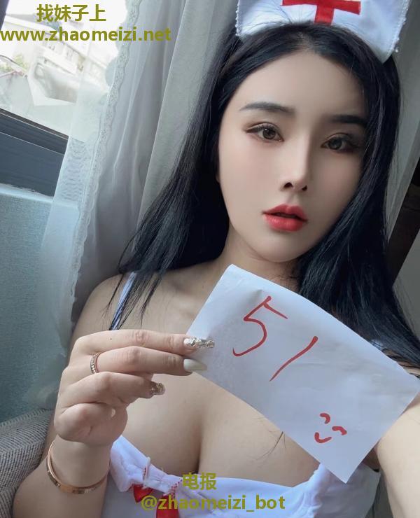 明星脸的美女月亮