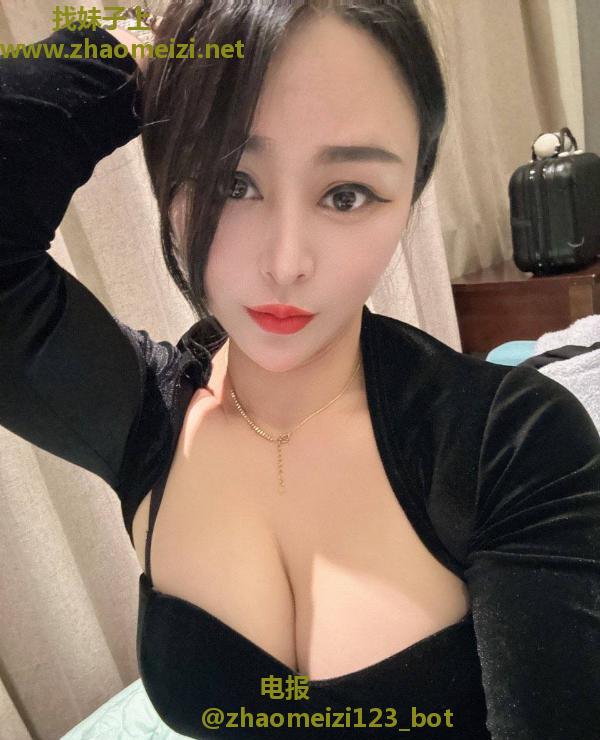 雁塔巨乳小雪