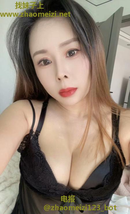 长发丝袜熟女