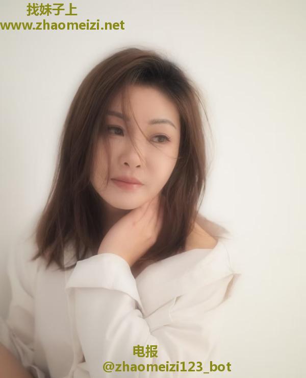 龙首原性感妹子