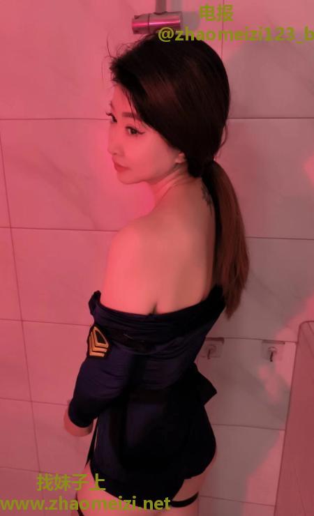性感黑丝美腿御姐