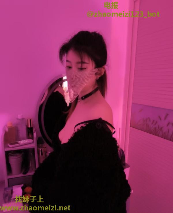 性感黑丝美腿御姐