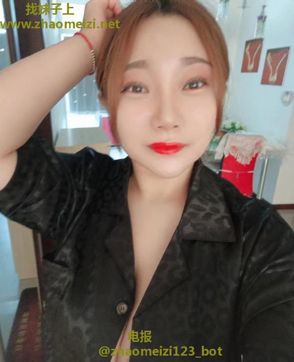 f巨乳会喷水