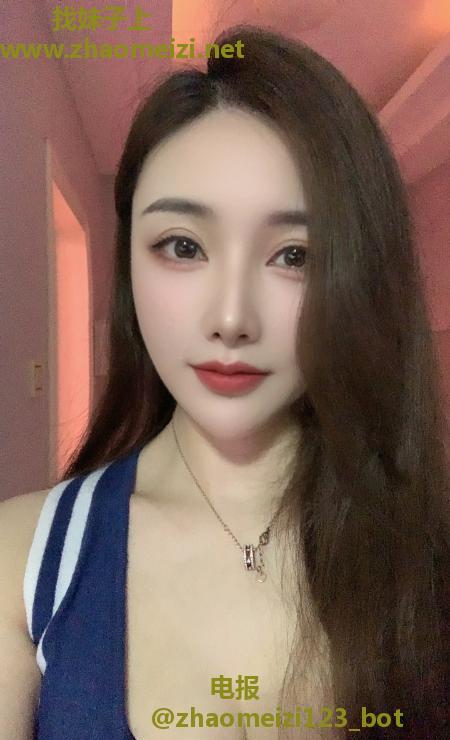 制服美女Selina