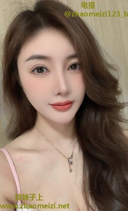 制服美女Selina