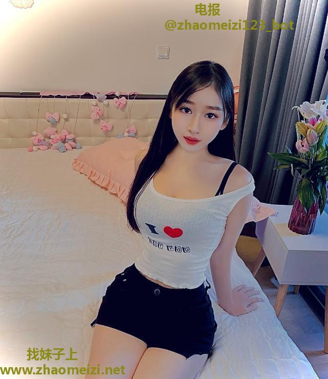 黄埔双儿娇小性感迷人
