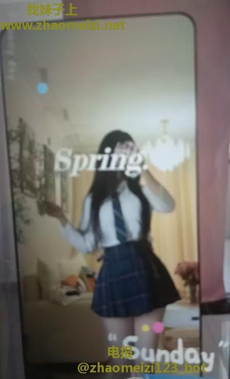 态度挺好的小美女