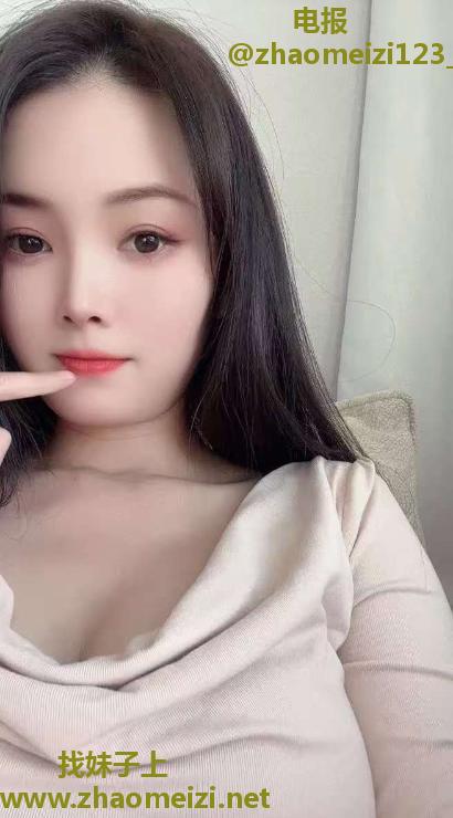 大奶子少妇