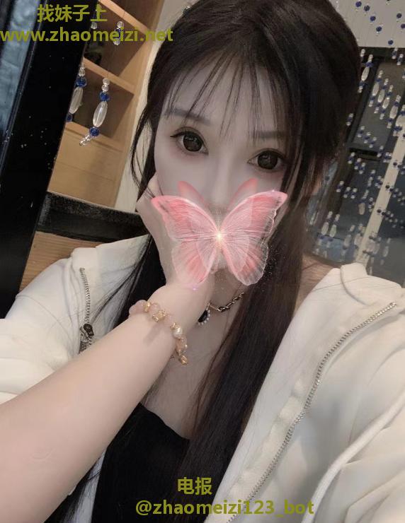 江岸可爱小姐姐