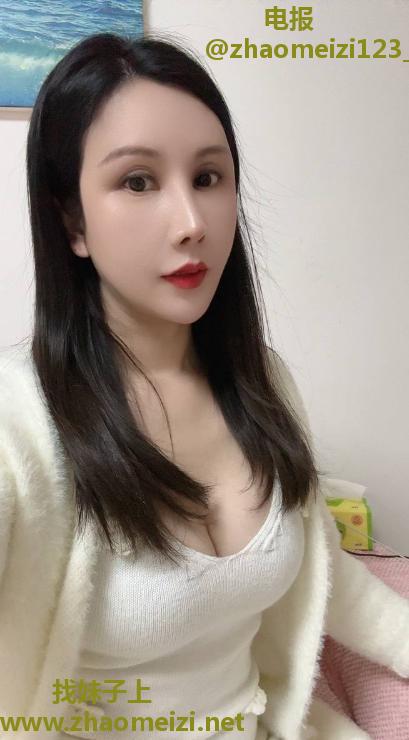 苗条美臀少妇