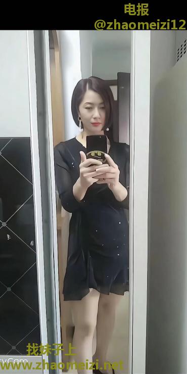 劲松短发骚少妇