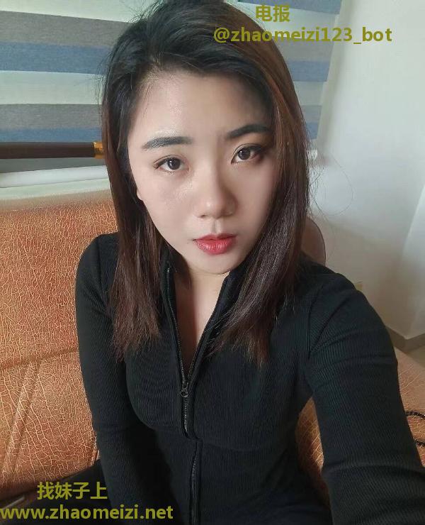 甜美型服务系妹子