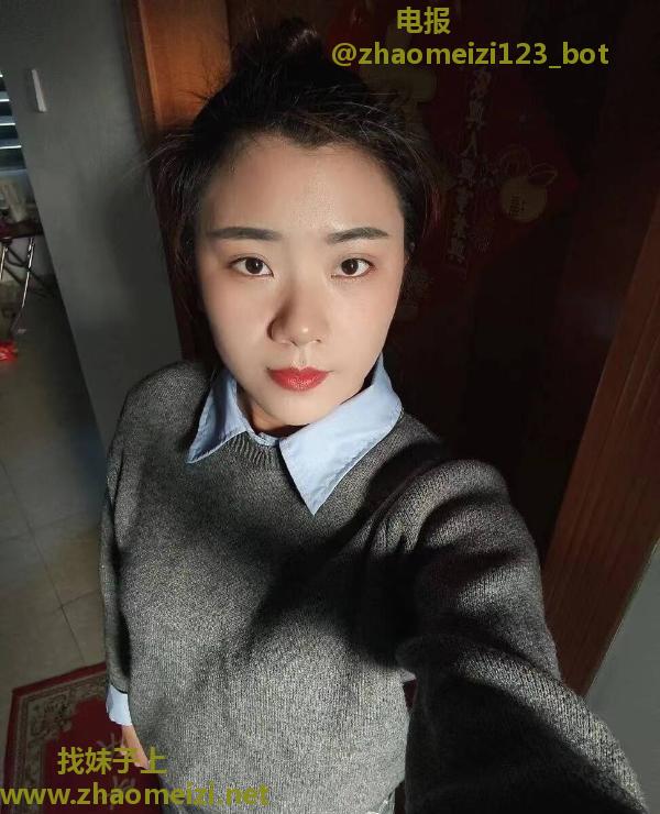 甜美型服务系妹子