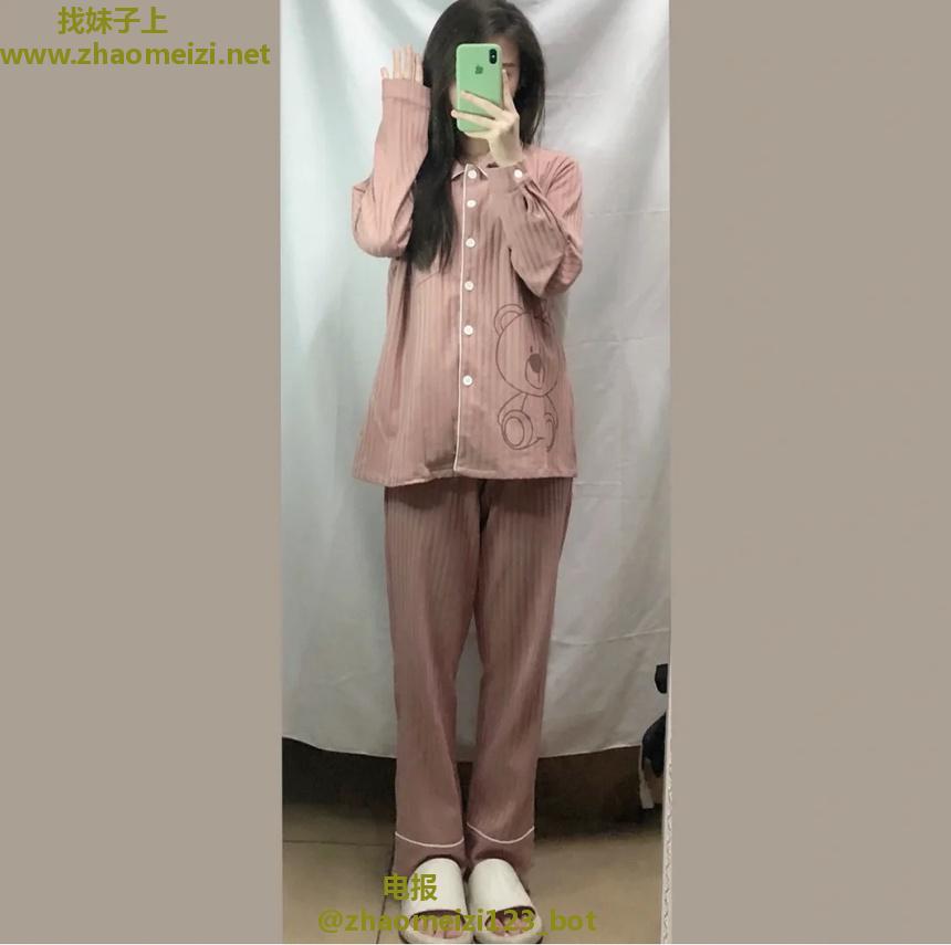 年轻小姐姐