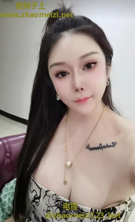 SM大胸翘臀美少妇