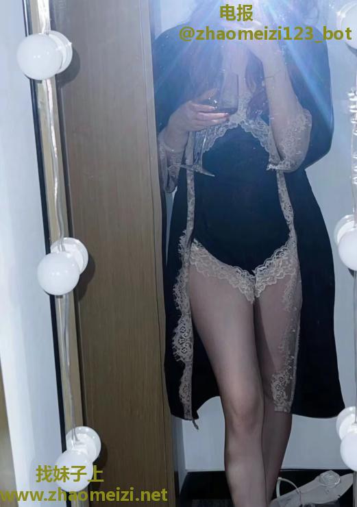 肥臀服务少妇