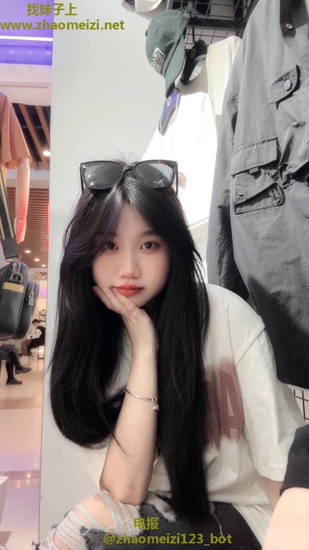 青羊性感骚逼学生妹