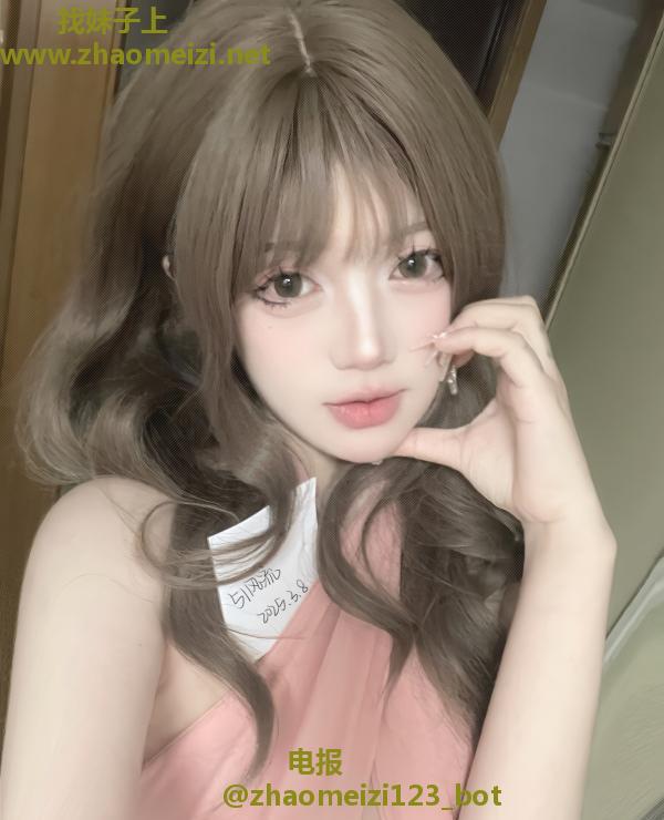 平江女神小奈