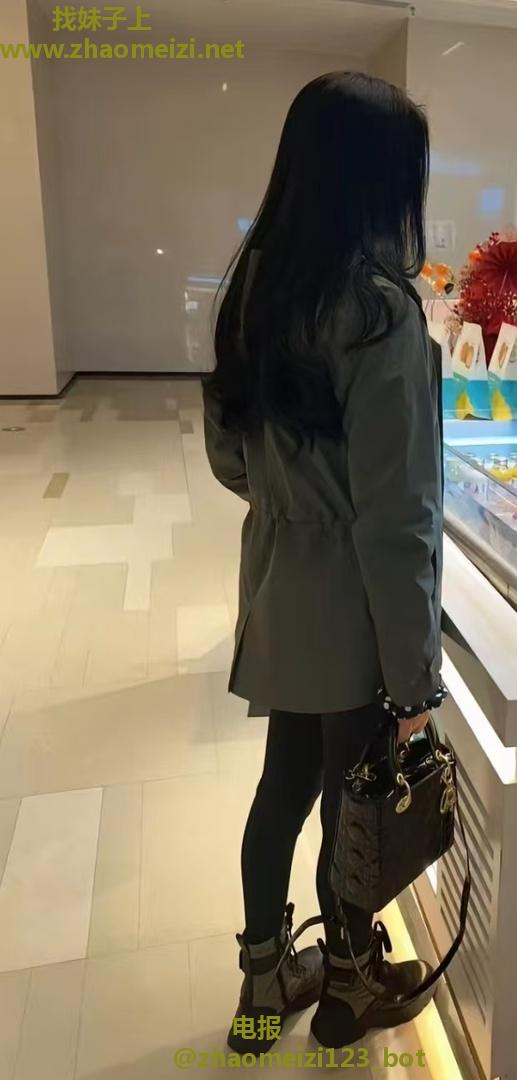 邻家性感小姐姐
