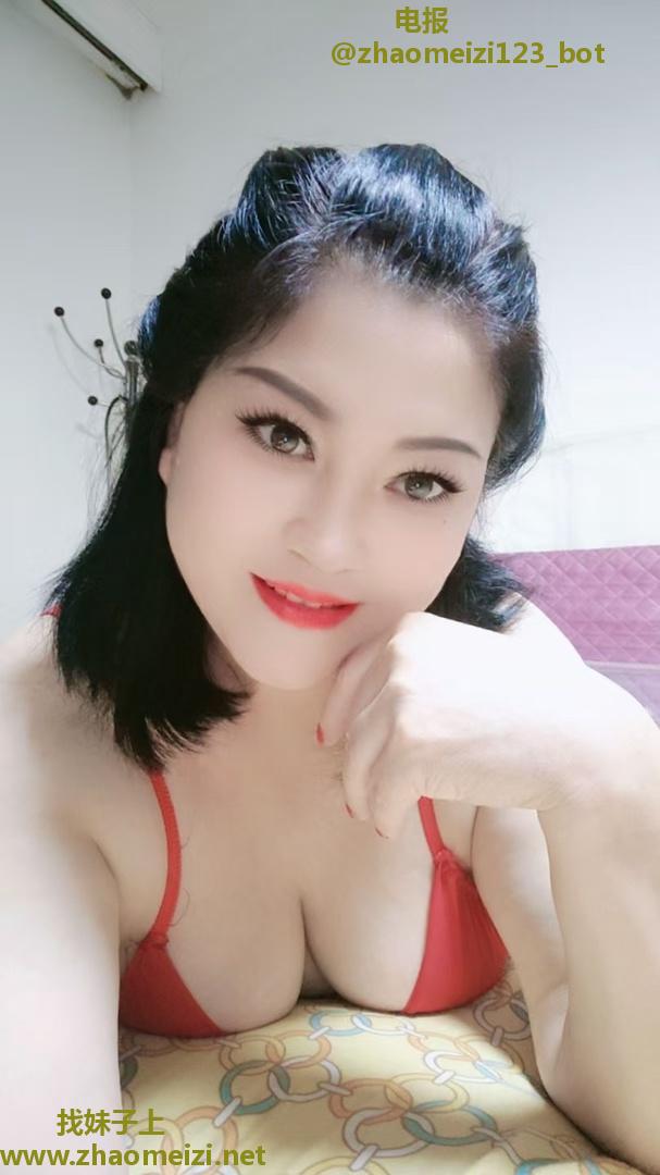 丰满翘臀泄火熟女