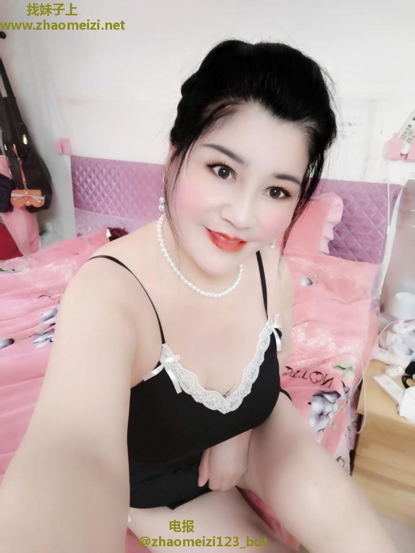 丰满翘臀泄火熟女