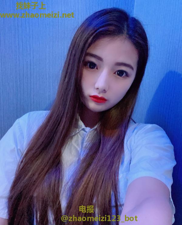 肥臀大奶妹子