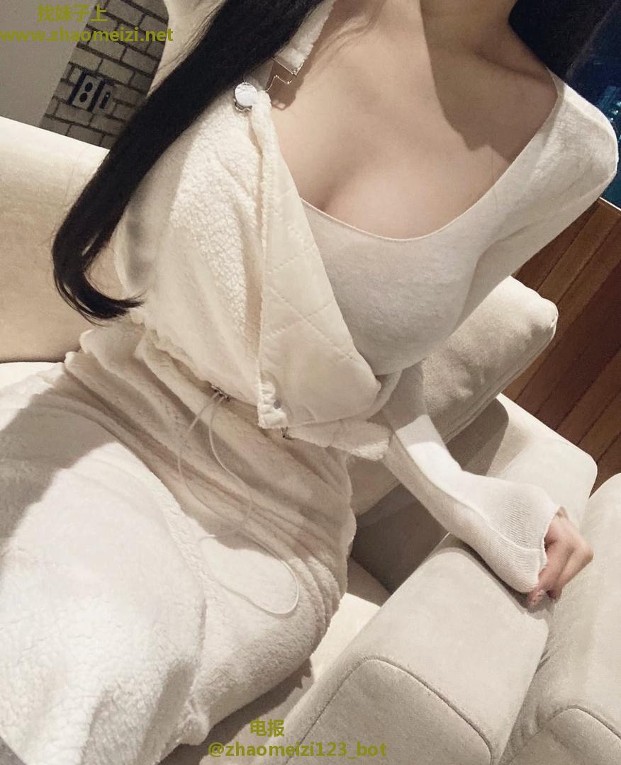 极品性感大奶少妇