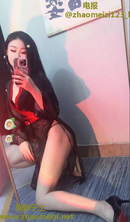 美艳制服性感小米粒