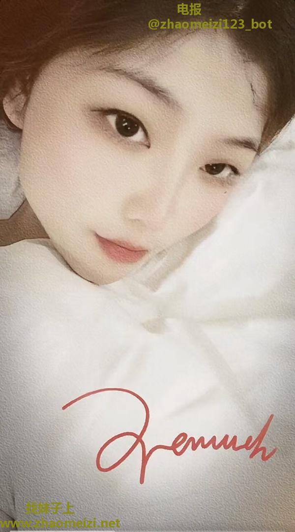 丰满长腿服务型雪儿