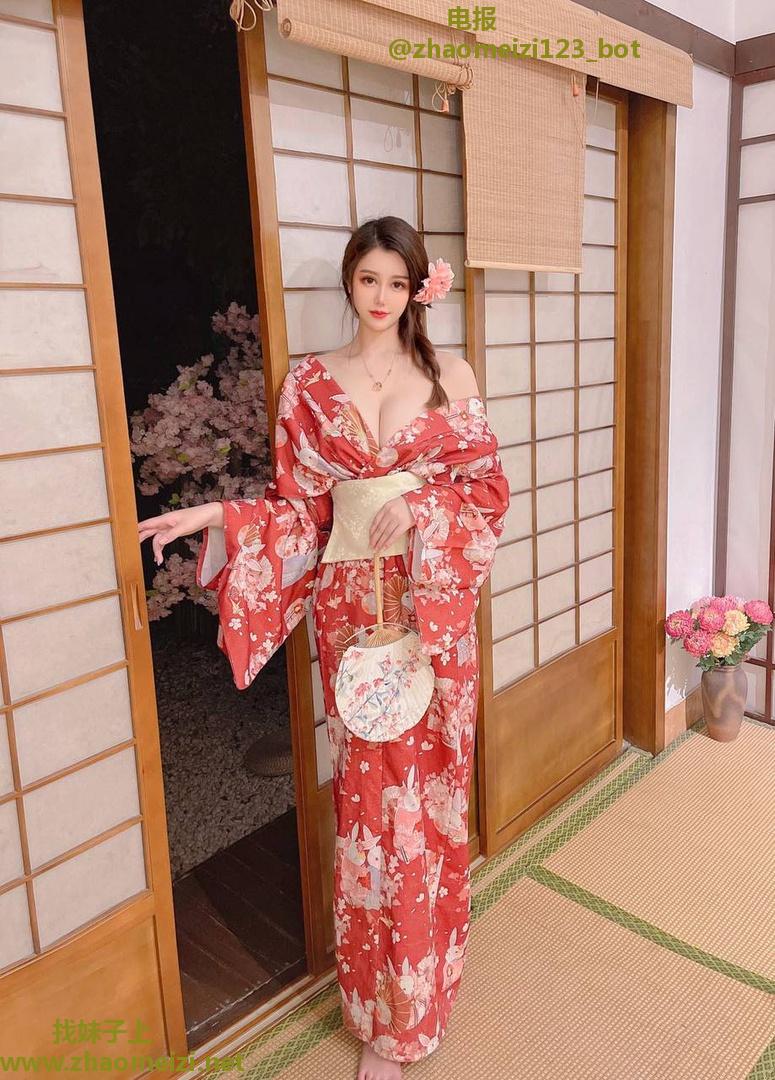 小姐姐热情接待