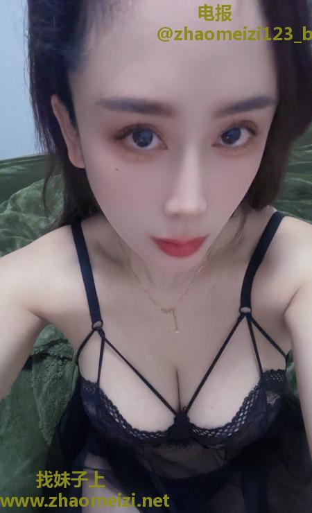 大胸小萝莉
