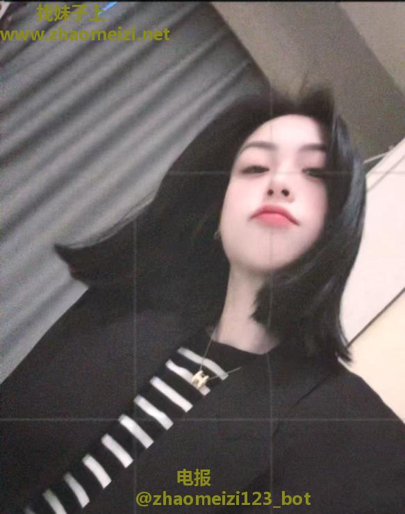 长宁气质短发御姐