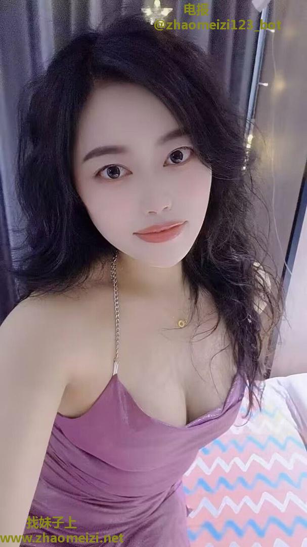 龙华性感丰满骚妹