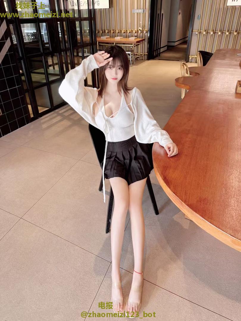 天河肉感小妹