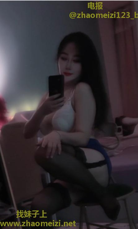 性感D奶颜值小姐姐