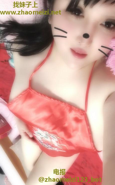 三通潮吹巨乳人妻老师