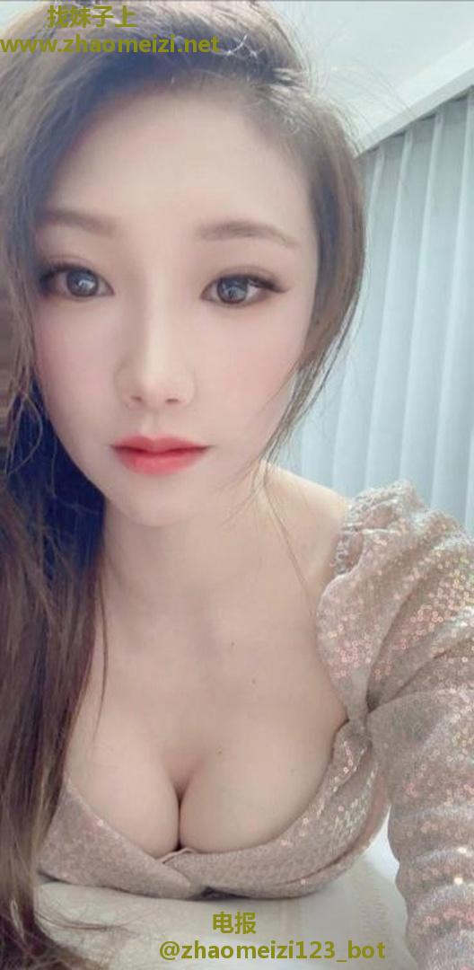 虹口长腿白嫩妹纸