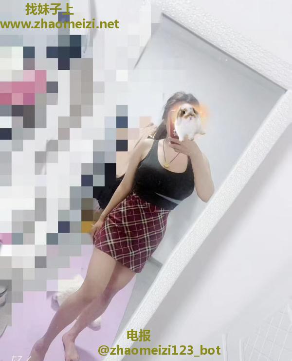 大波嫩妹静静