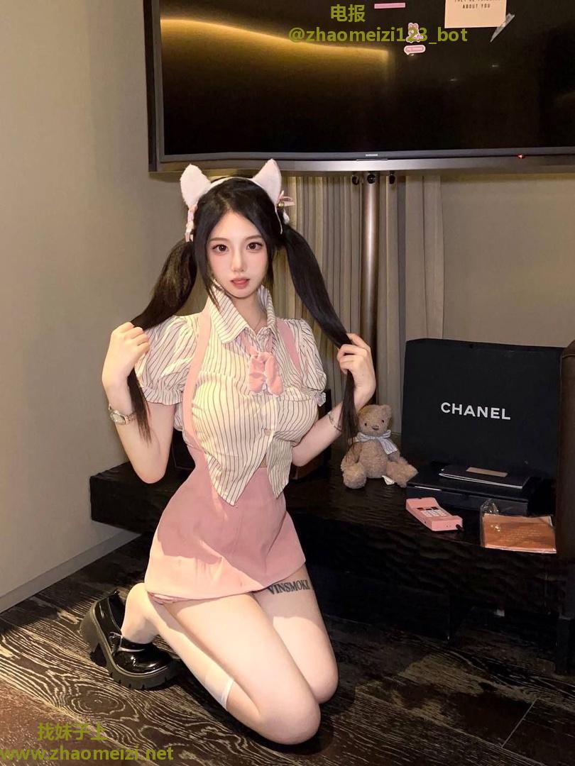 开朗爱笑妹子很耐干多汁