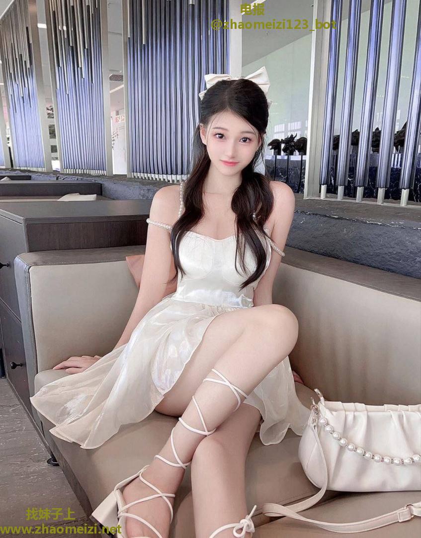 风情万种妩媚多姿的妞