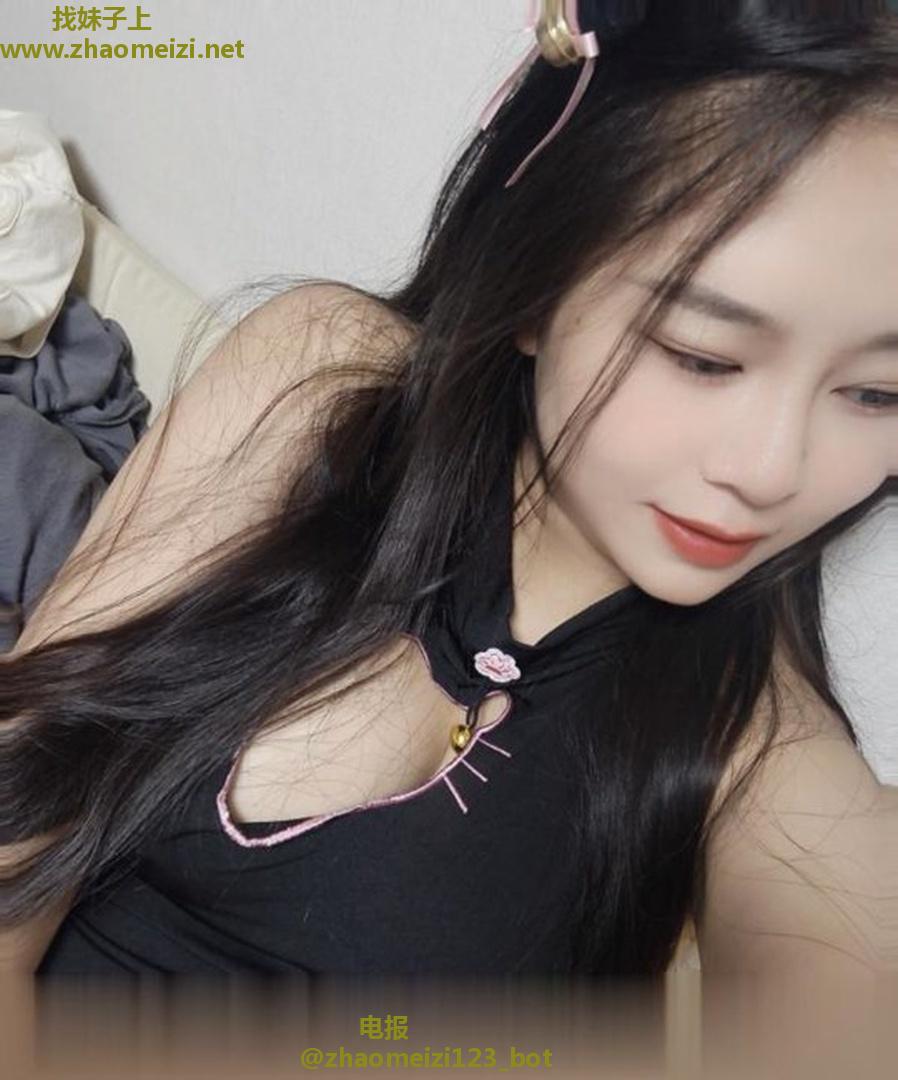 天然大奶子老师